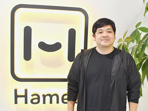 新サイトの戦略を語る鈴木淳也取締役